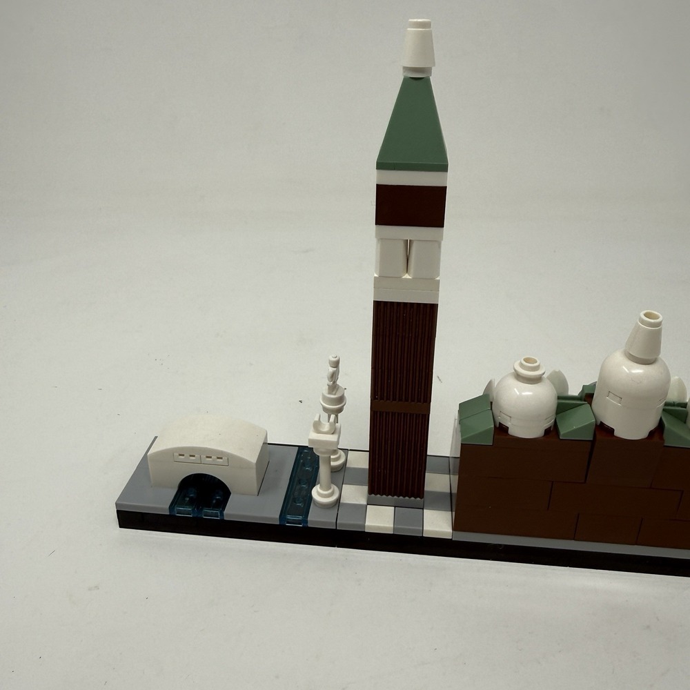 LEGO ARCHITECTURE: Venice (21026) 100% COMPLETE (NO BOX/MANUAL) - Picture 6 of 11